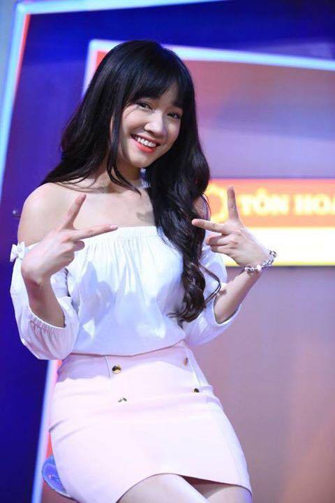 女邻居的大乳